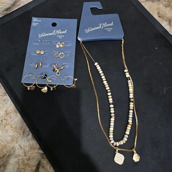 Universal Threads necklace 2 pc set & 8 pc earring NWT on card gold color lot - Picture 9 of 9